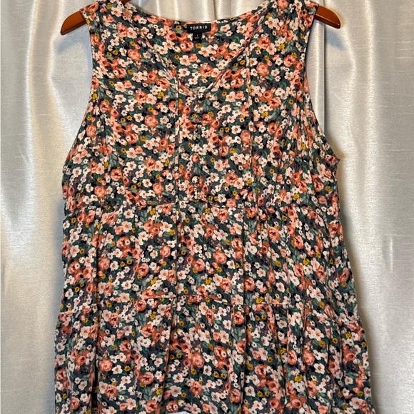 Torrid Floral Sleeveless Top - Pink and Green‎ size 1 womens - Picture 1 of 4